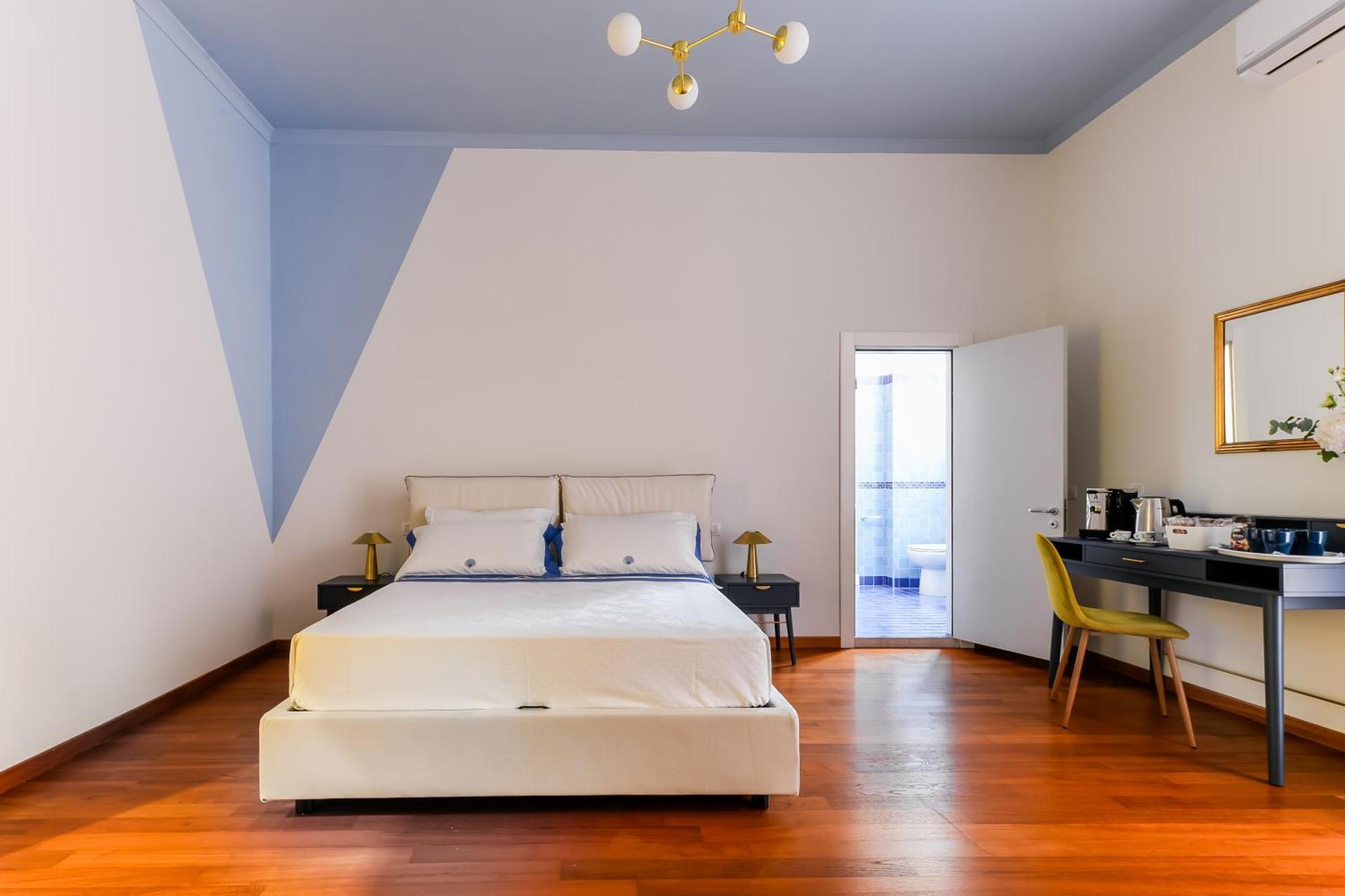 Tarsia 42 Suites Napoli Bagian luar foto