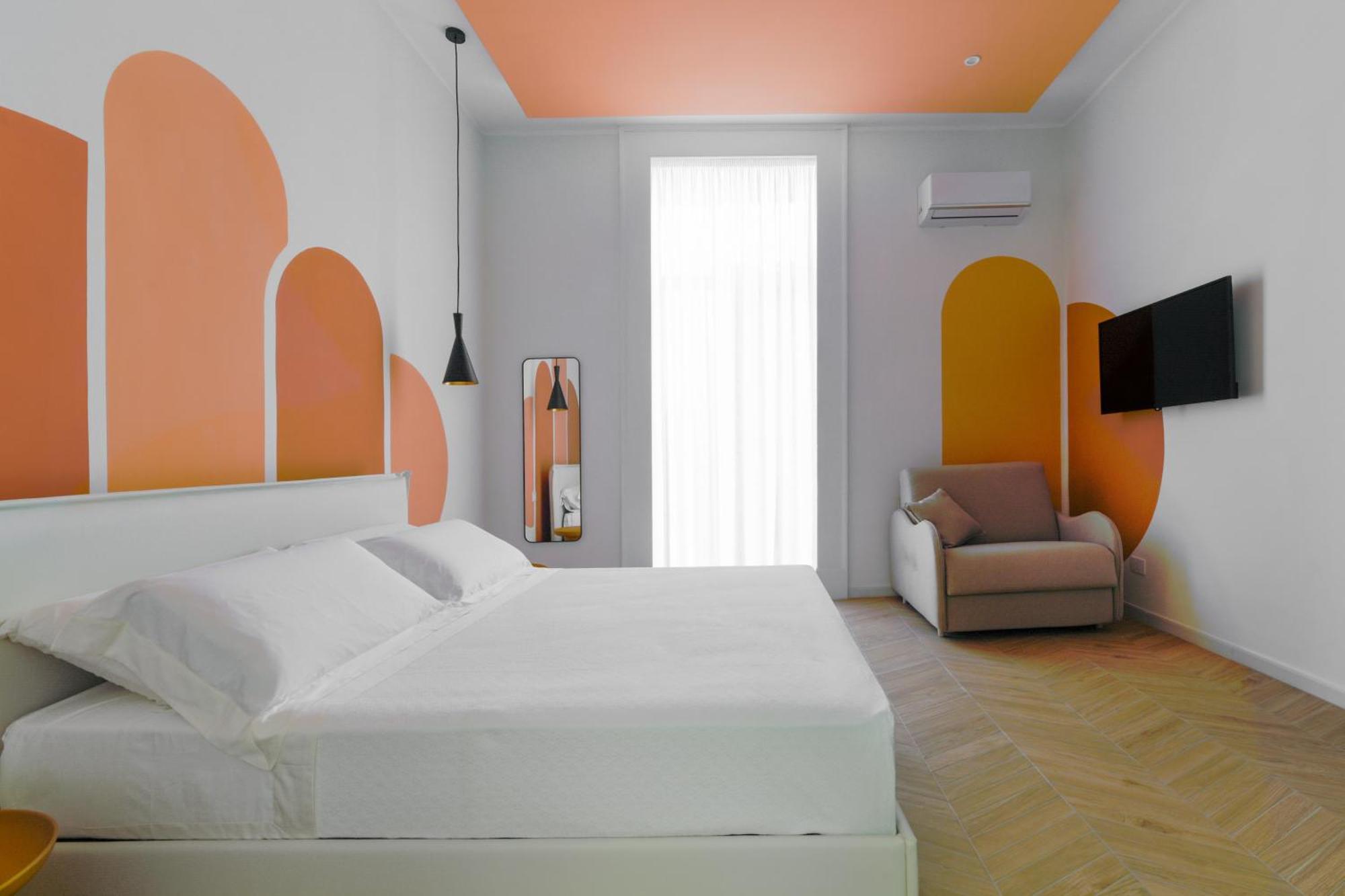 Tarsia 42 Suites Napoli Bagian luar foto